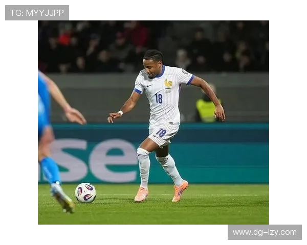 法国2-2冰岛赛后评分：后防三人得分较低 迪涅表现亮眼