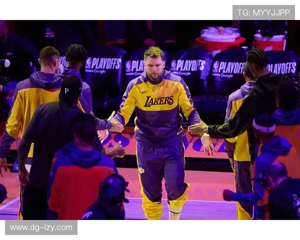 原创东契奇再创新高，詹姆斯纪录被超越，勒布朗渐成老三